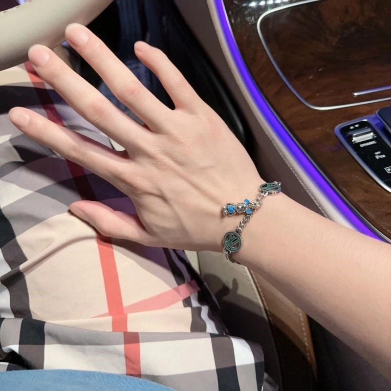 Breathable Louis Vuitton Bracelets 249096
