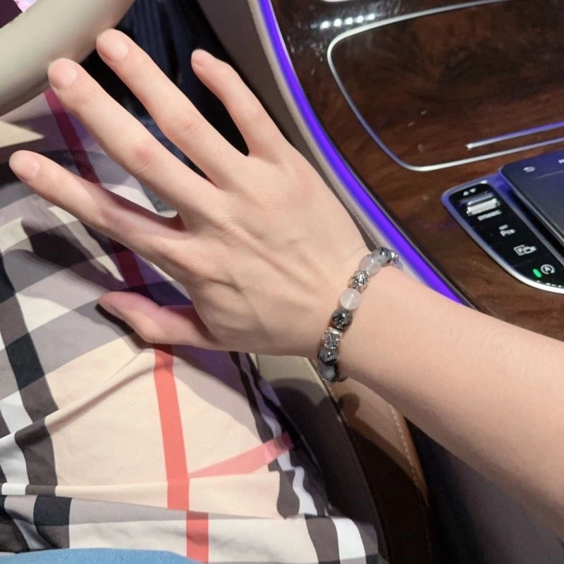 Louis Vuitton Bracelets Cozy 249095