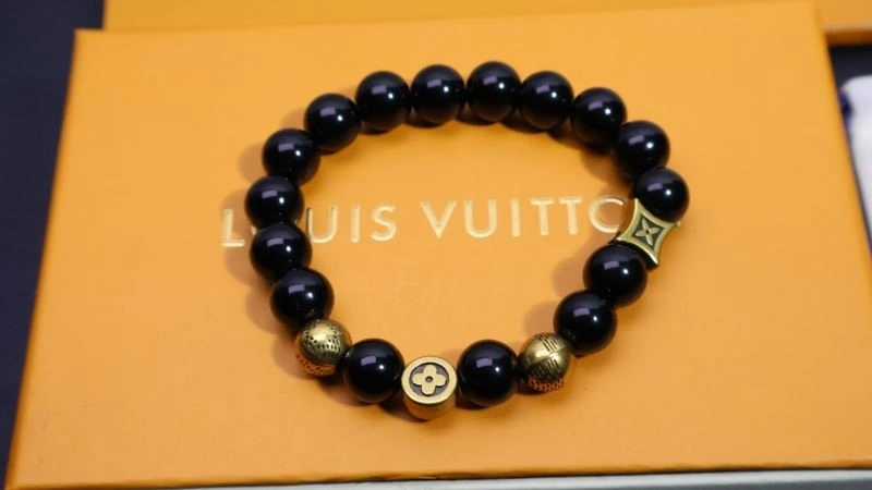 Chic Louis Vuitton Bracelets 248839