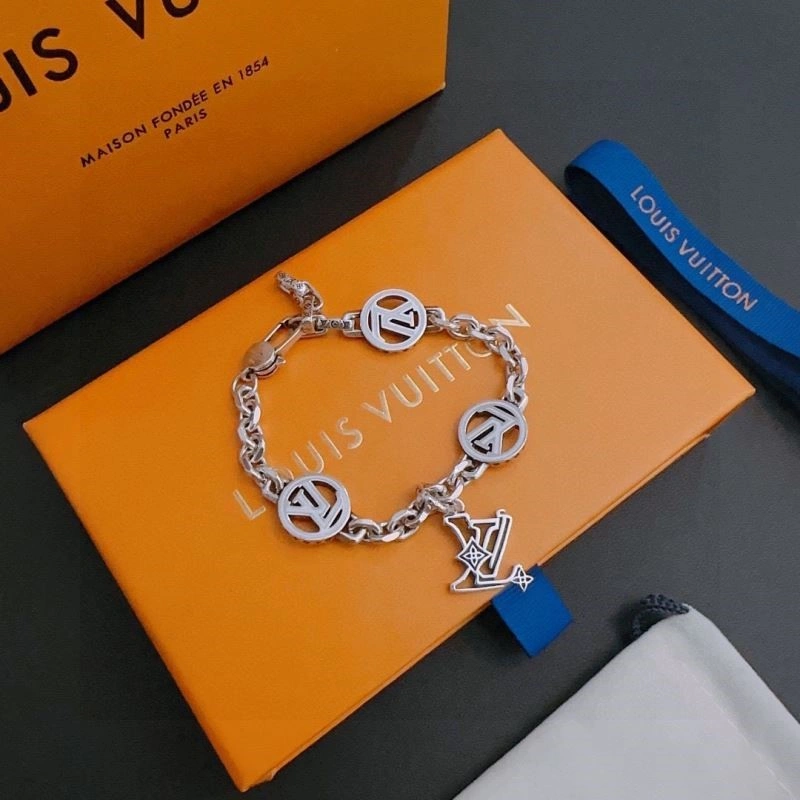 Louis Vuitton Bracelets Youthful 248808