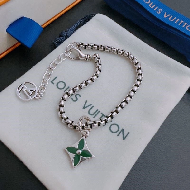 Affordable Louis Vuitton Bracelets 248805