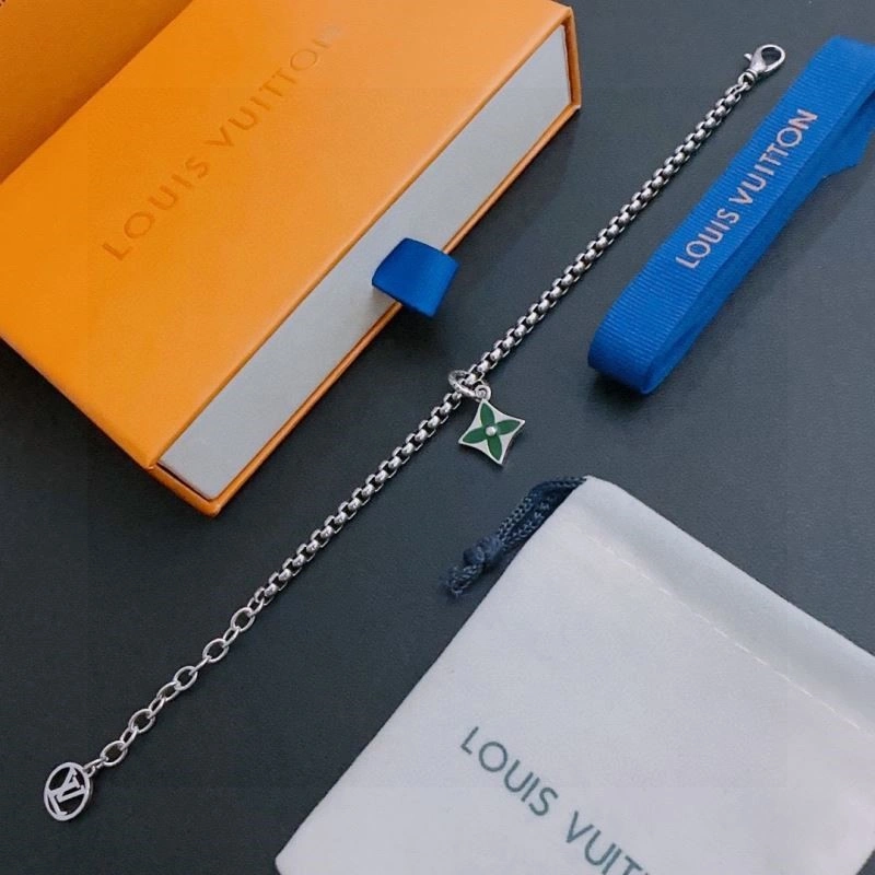 Affordable Louis Vuitton Bracelets 248805