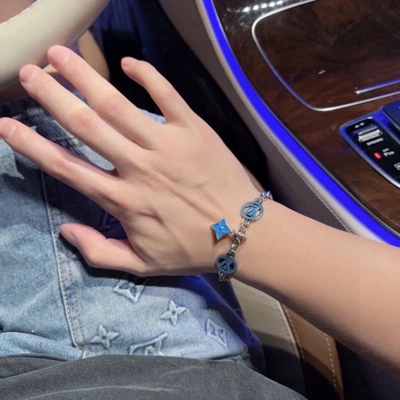 SoftTouch Louis Vuitton Bracelets 248802