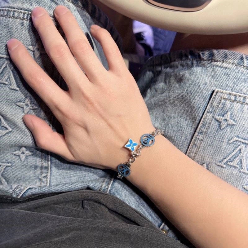 SoftTouch Louis Vuitton Bracelets 248802
