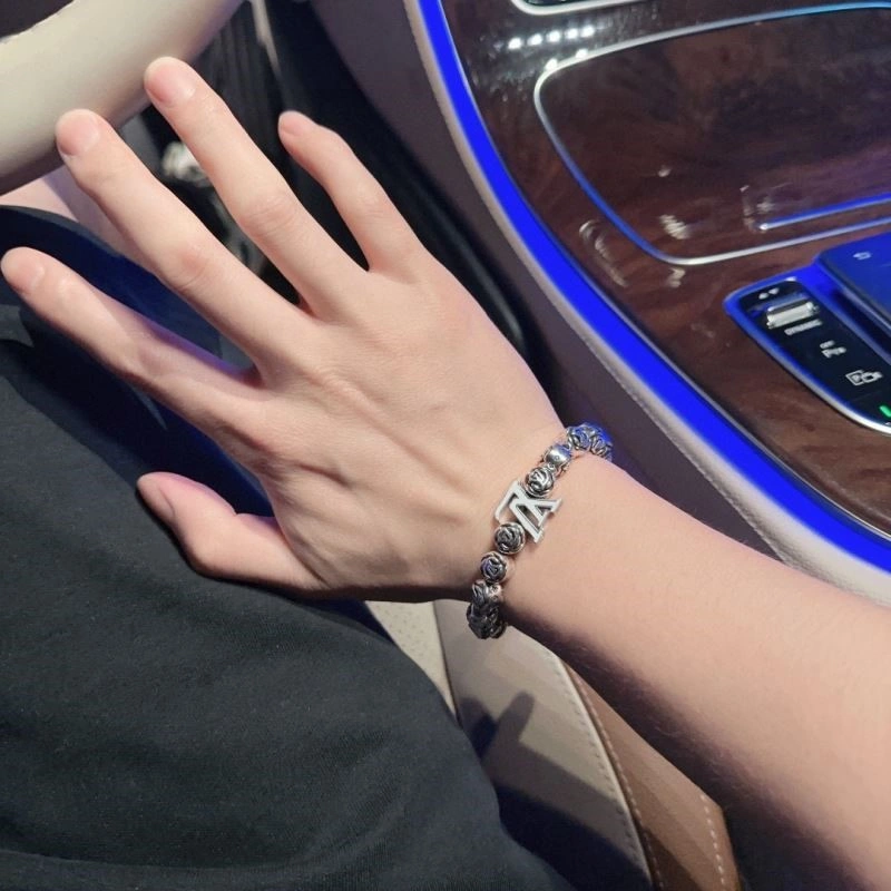 Resilient Louis Vuitton Bracelets 248790