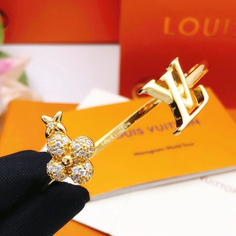 Louis Vuitton Bracelets Supportive 248785