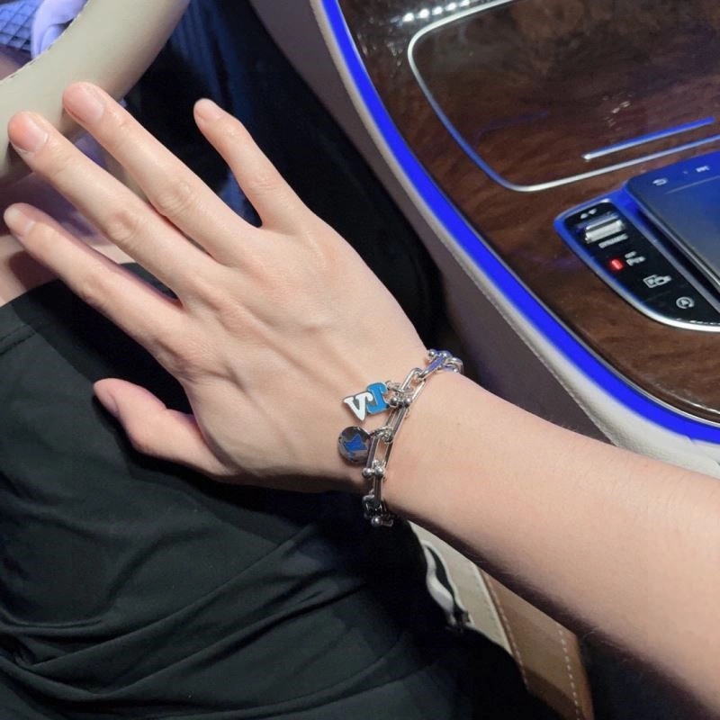 Timeless Louis Vuitton Bracelets 248795