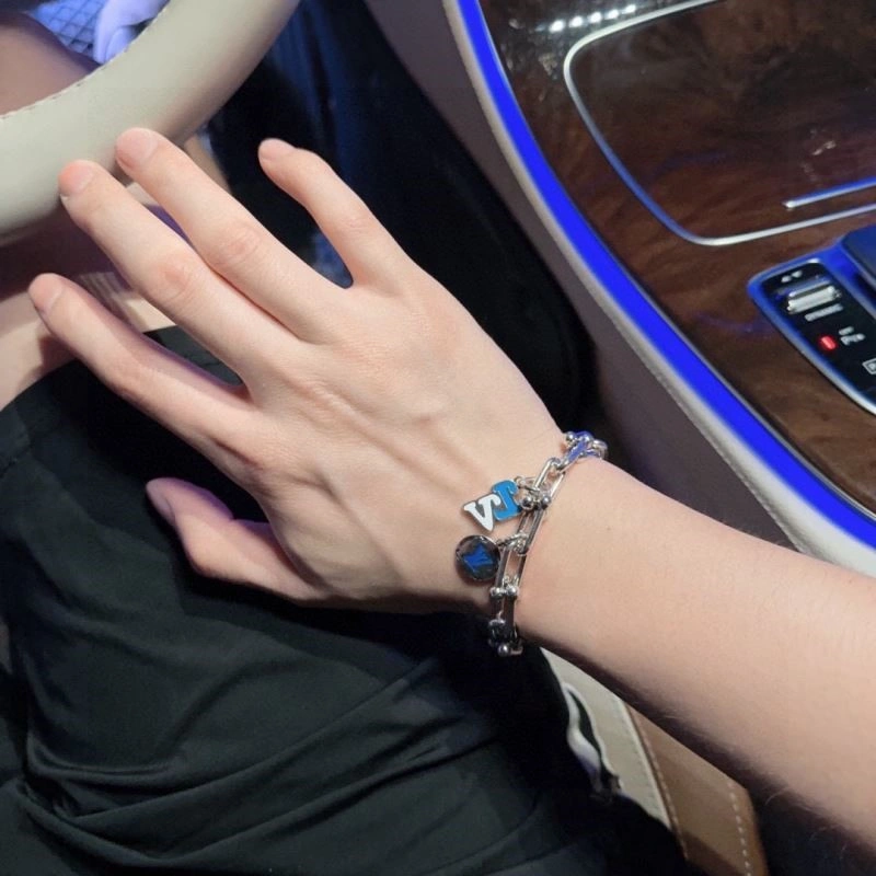 Timeless Louis Vuitton Bracelets 248795