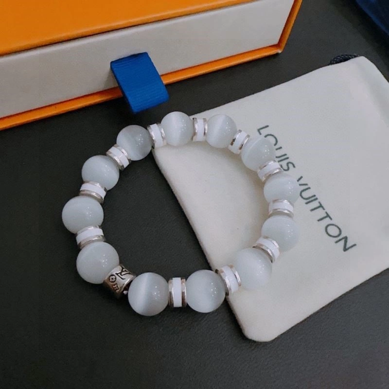 Louis Vuitton Bracelets FashionForward 248792