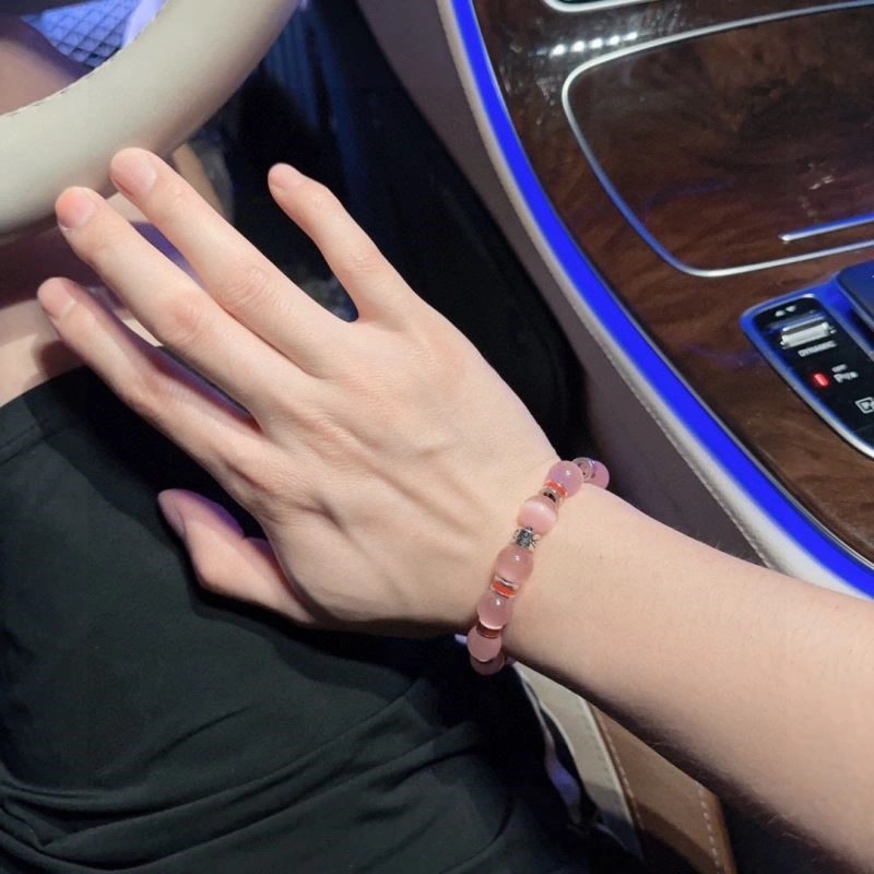 Resilient Louis Vuitton Bracelets 248780
