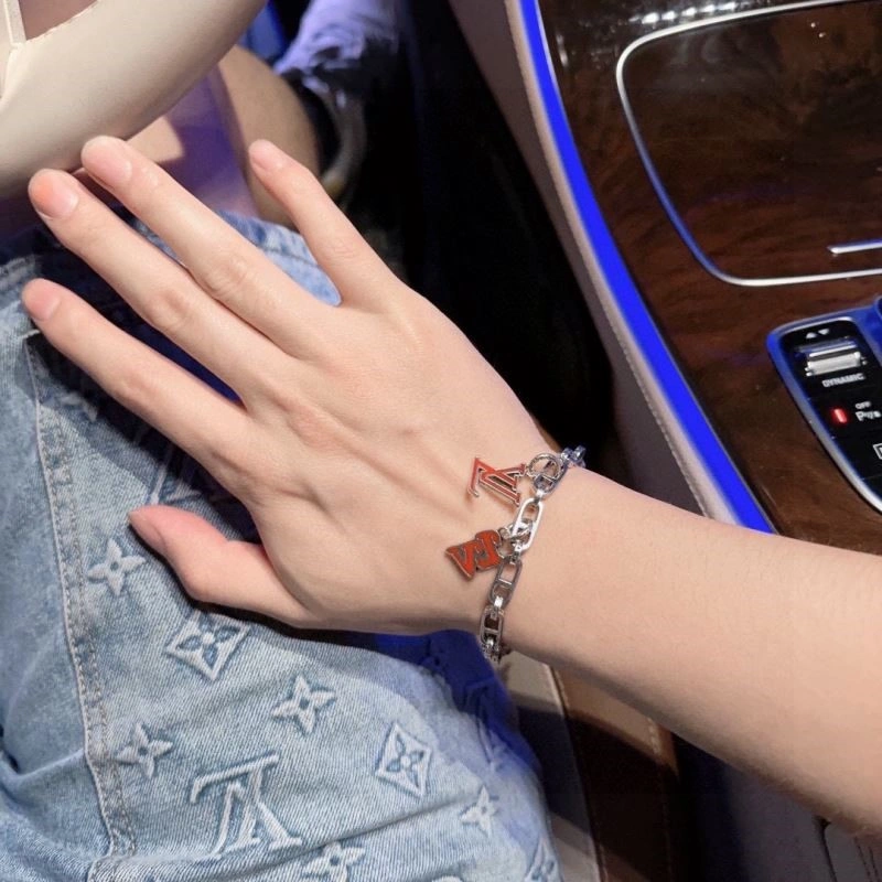 Efficient Louis Vuitton Bracelets 248791