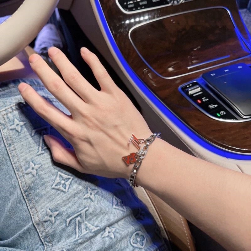 Efficient Louis Vuitton Bracelets 248791