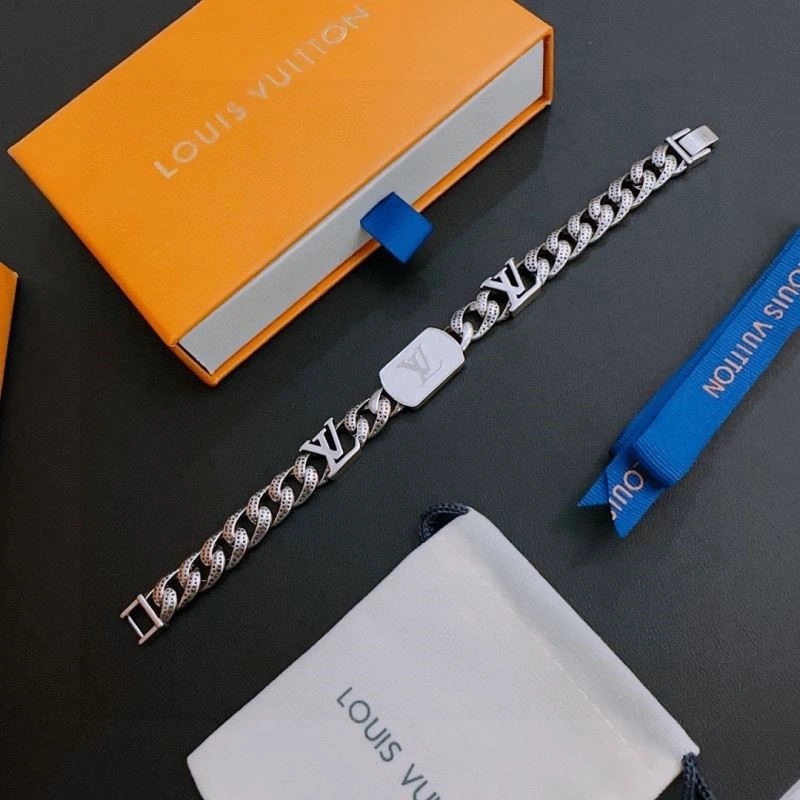 Refined Louis Vuitton Bracelets 248796