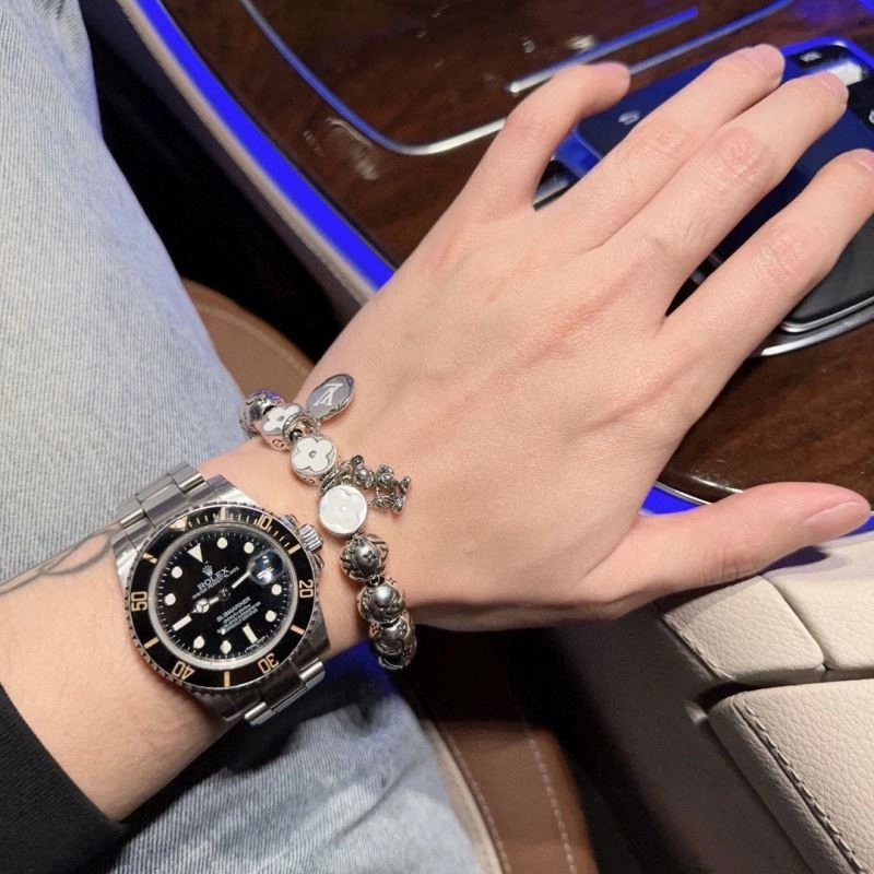 Louis Vuitton Bracelets Practical 248773