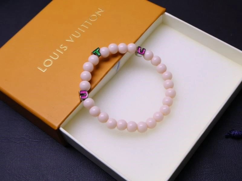 Stylish Louis Vuitton Bracelets 248762