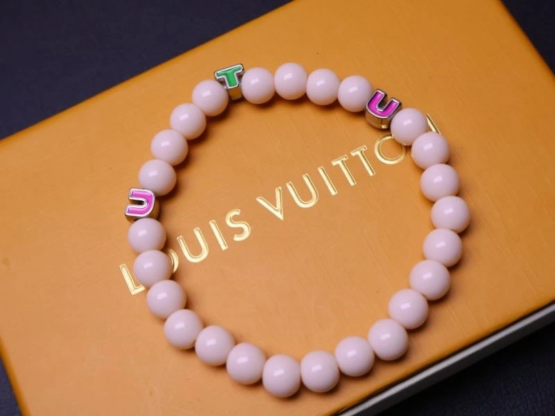 Stylish Louis Vuitton Bracelets 248762