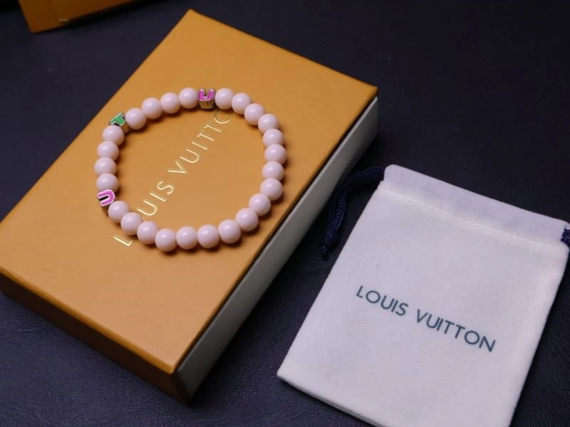 Stylish Louis Vuitton Bracelets 248762