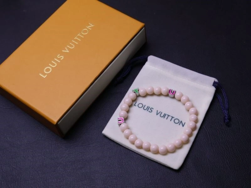 Stylish Louis Vuitton Bracelets 248762