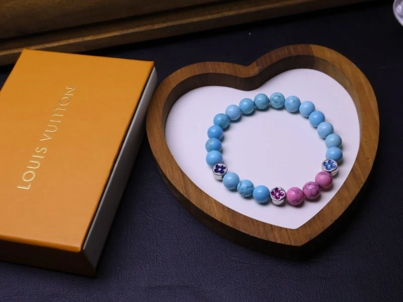 Louis Vuitton Bracelets Attractive 248759