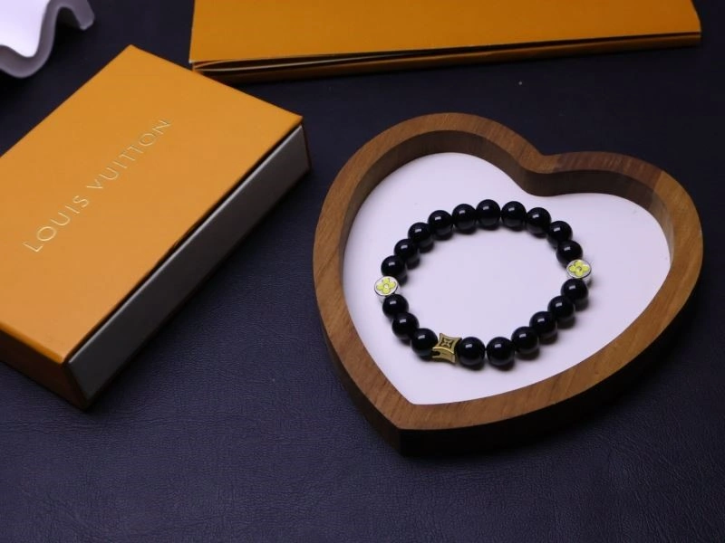 Louis Vuitton Bracelets Chic 248758