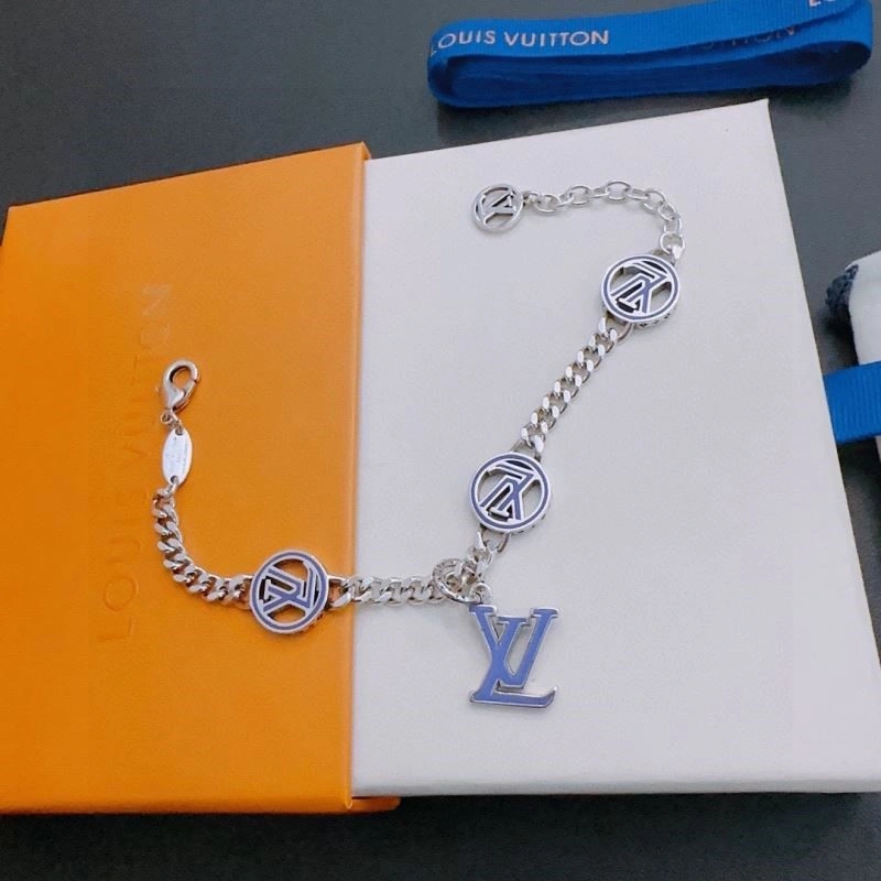 SmartChoice Louis Vuitton Bracelets 248739