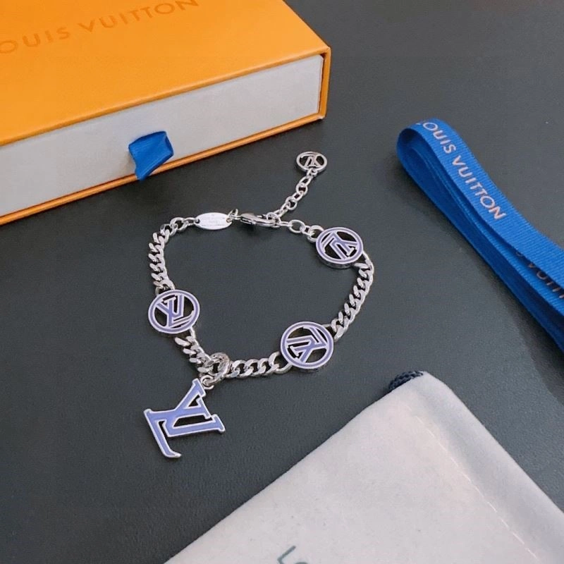 SmartChoice Louis Vuitton Bracelets 248739