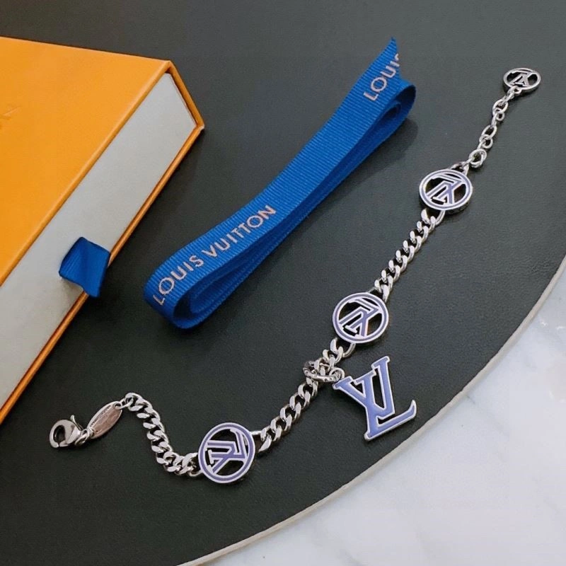 SmartChoice Louis Vuitton Bracelets 248739