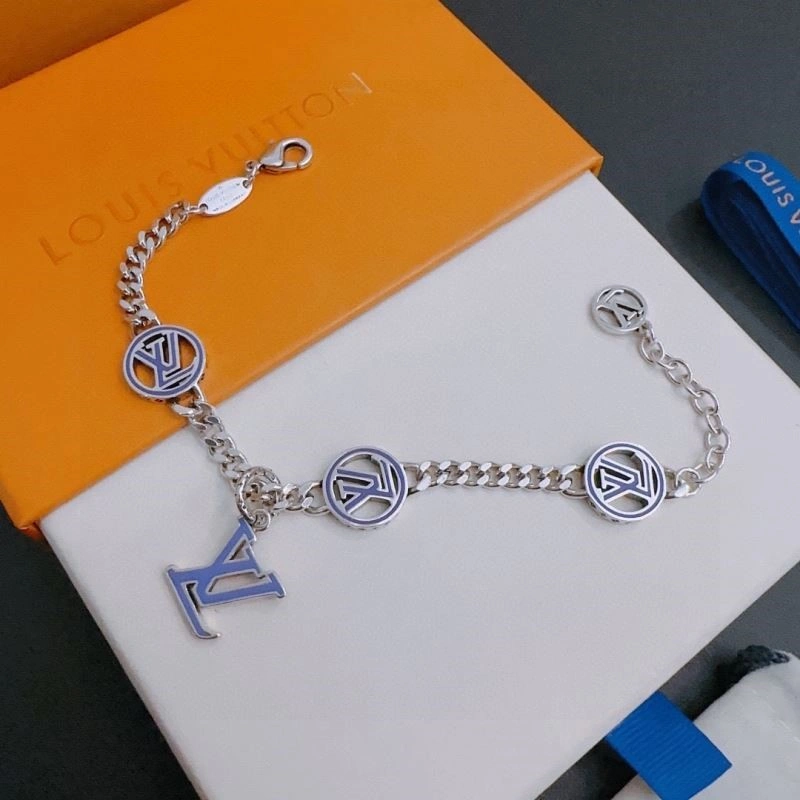 SmartChoice Louis Vuitton Bracelets 248739