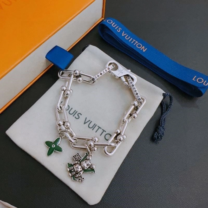 Cozy Louis Vuitton Bracelets 248740