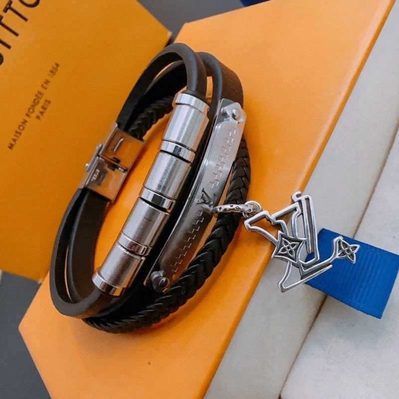 Neat Louis Vuitton Bracelets 248752