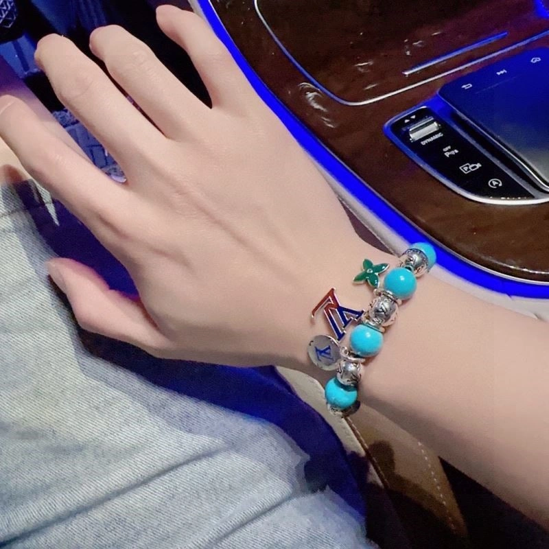 Louis Vuitton Bracelets Youthful 248745