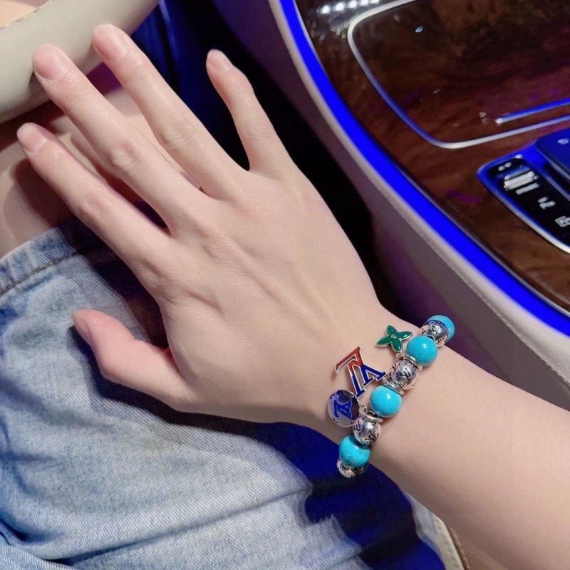 Louis Vuitton Bracelets Youthful 248745