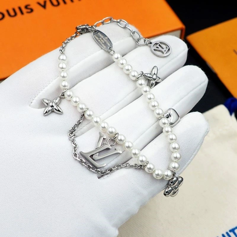 ZipUp Louis Vuitton Bracelets 248755