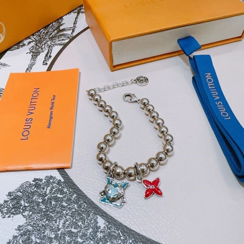 Louis Vuitton Bracelets DailyWear 248744
