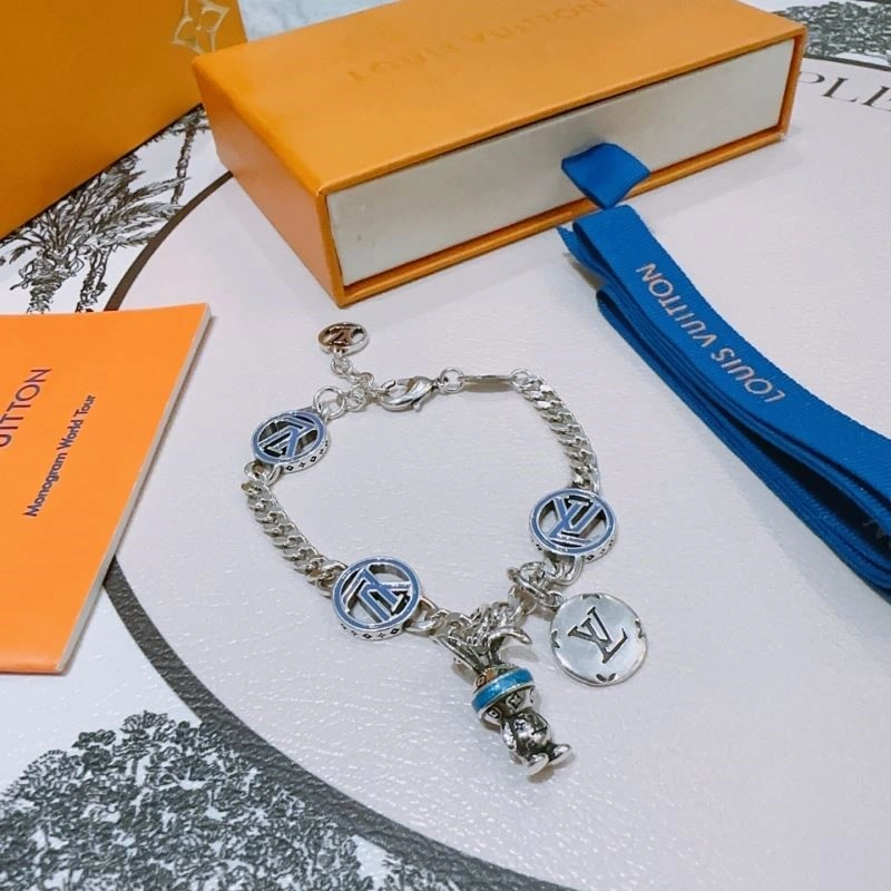 Elegant Louis Vuitton Bracelets 248729