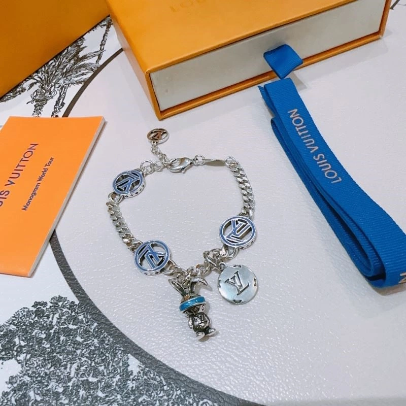 Elegant Louis Vuitton Bracelets 248729