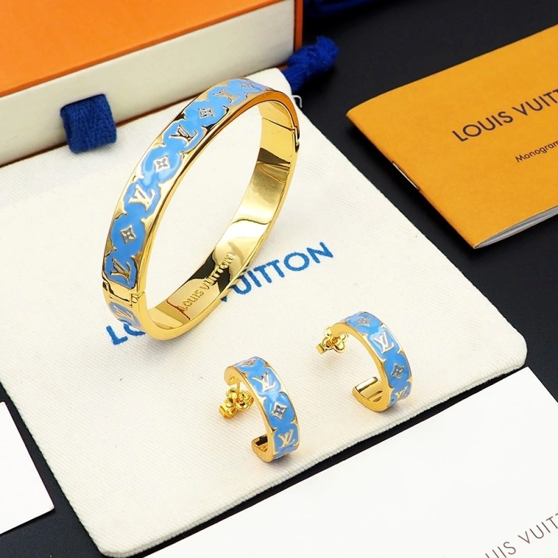 FashionForward Louis Vuitton Bracelets 248726