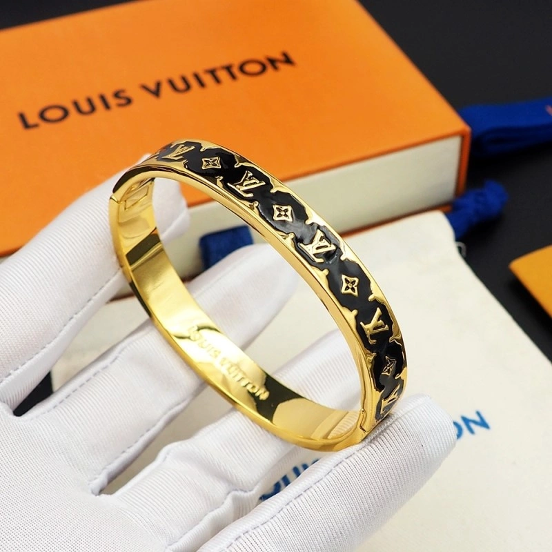 UrbanChic Louis Vuitton Bracelets 248733