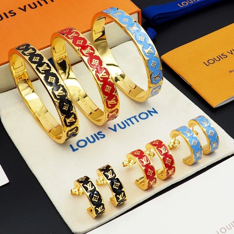 UrbanChic Louis Vuitton Bracelets 248733