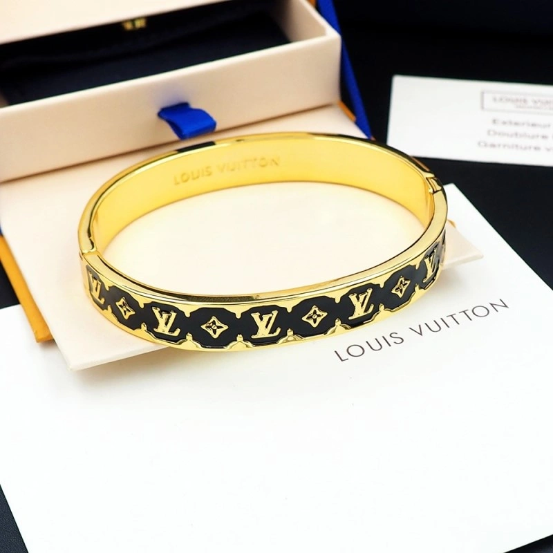 UrbanChic Louis Vuitton Bracelets 248733