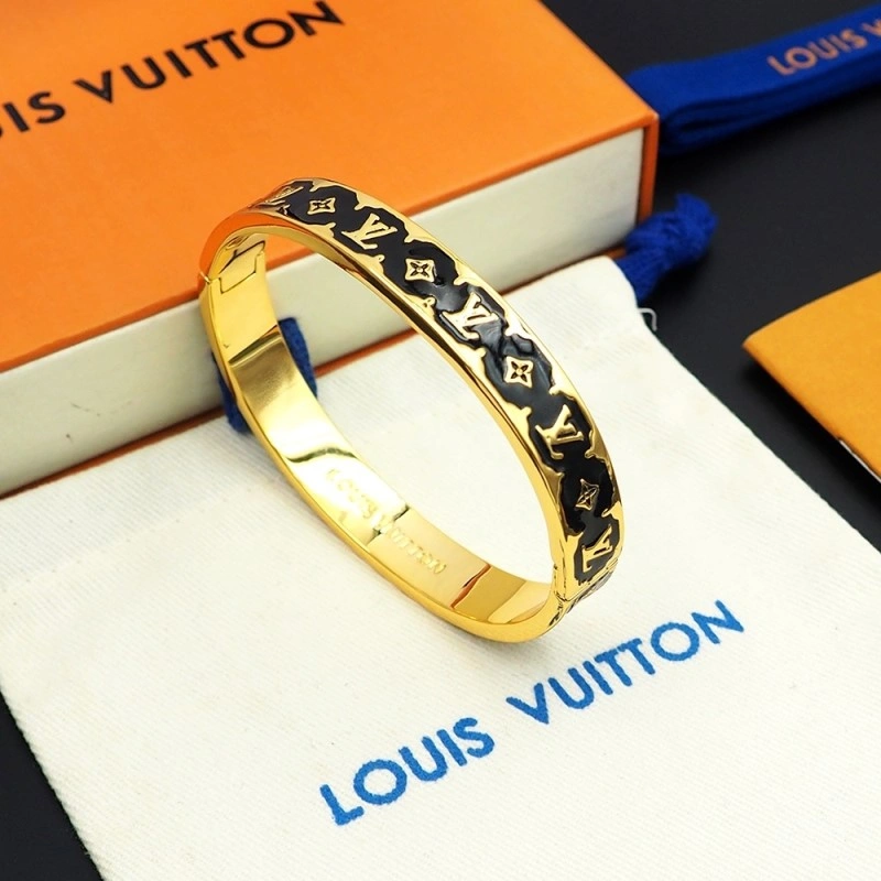 UrbanChic Louis Vuitton Bracelets 248733
