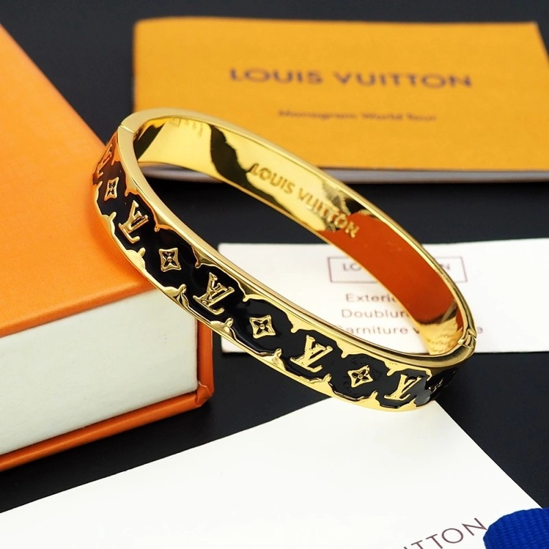 UrbanChic Louis Vuitton Bracelets 248733