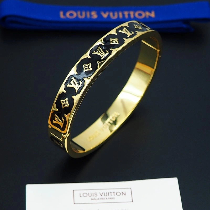 UrbanChic Louis Vuitton Bracelets 248733