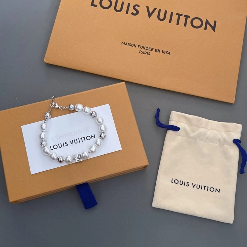 Breathable Louis Vuitton Bracelets 248718