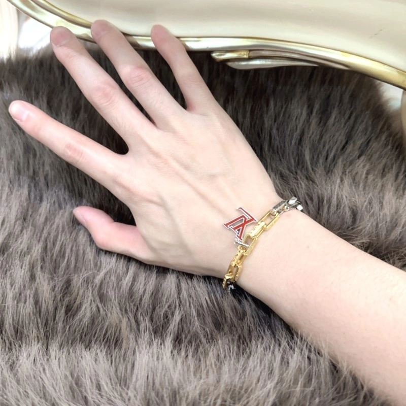 UrbanChic Louis Vuitton Bracelets 248692