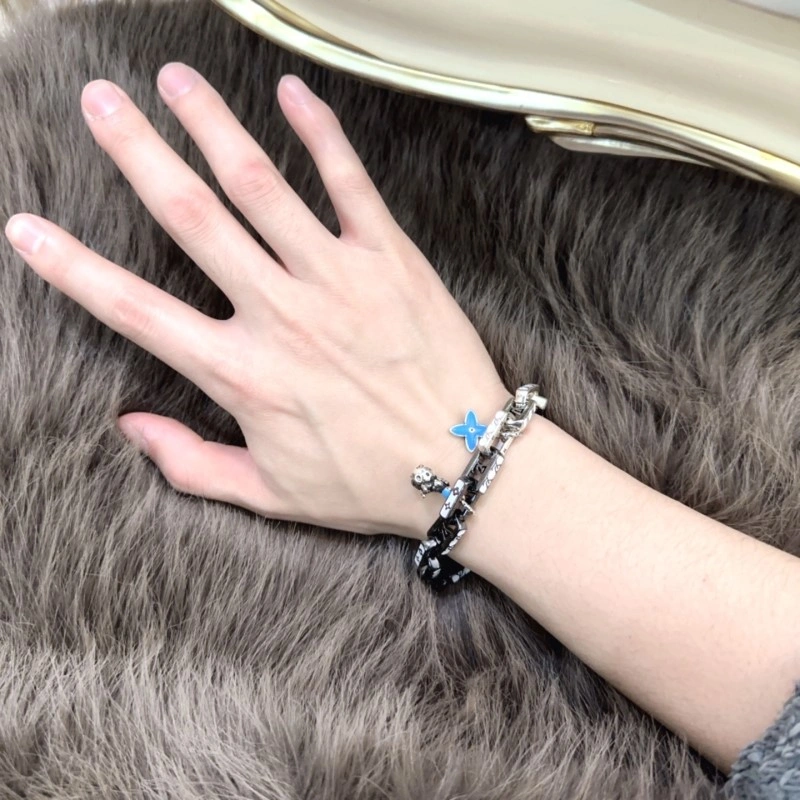 Practical Louis Vuitton Bracelets 248708