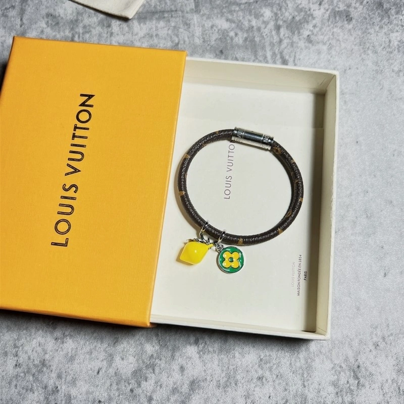 Louis Vuitton Bracelets Bold 248693