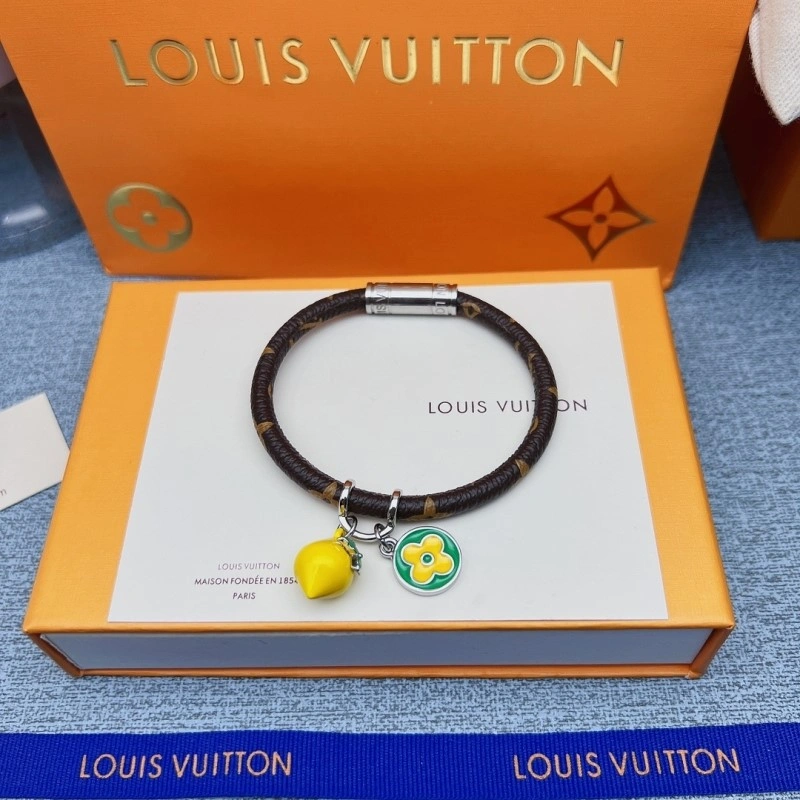 Louis Vuitton Bracelets Bold 248693