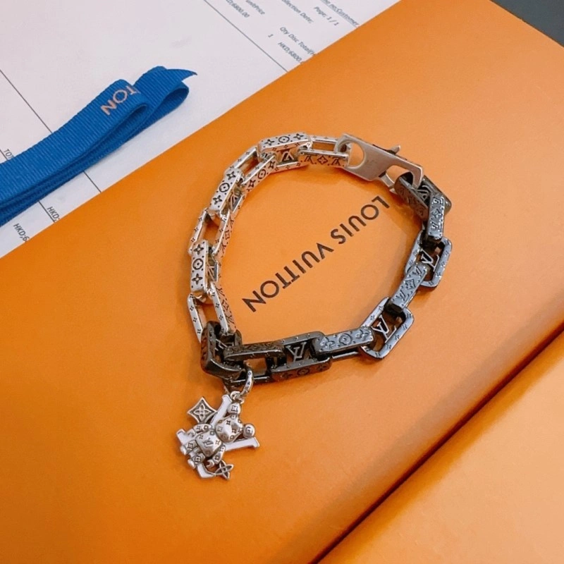 Fashionable Louis Vuitton Bracelets 248690