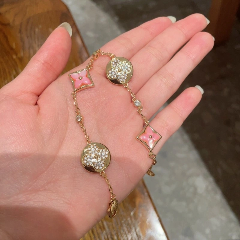 Popular Louis Vuitton Bracelets 248698